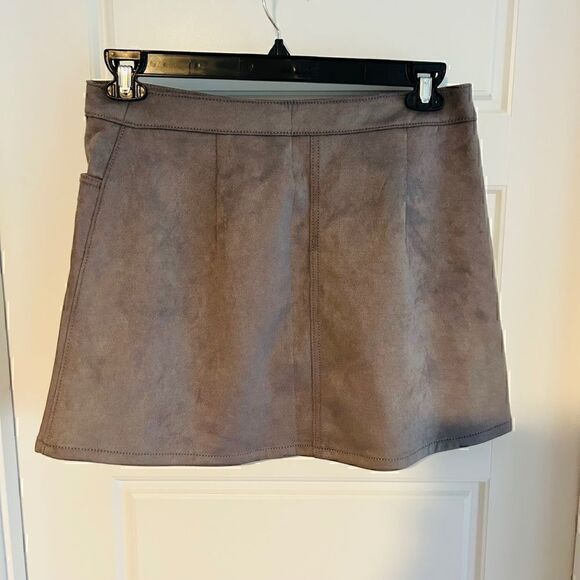 Express Suede Button up Mini Skirt - Picture 3 of 3